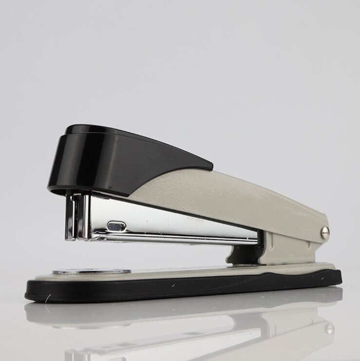 Stapler Hand-held labor-saving thickened stapler Student office stapler: White