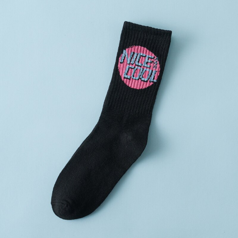 Men and Women Socks Street hip-hop autumn and winter Crew Socks Alphabet College Wind Socks: Black