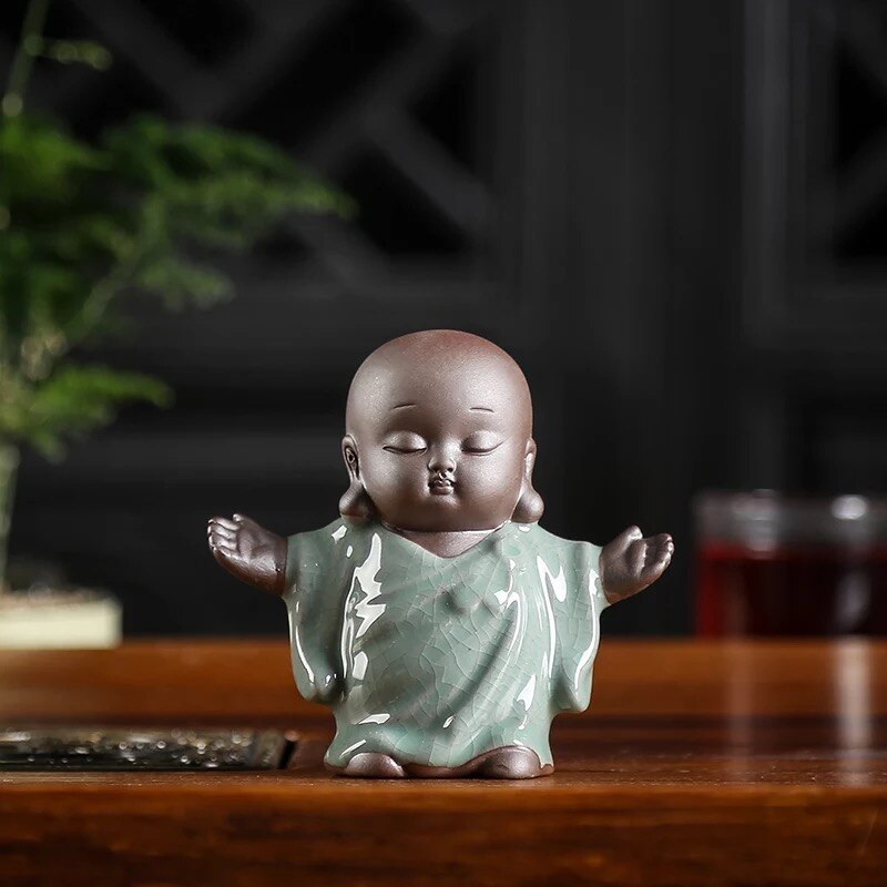 NOOLIM créative porcelaine Kung Fu petite Sculpture petit moine thé animal de compagnie en céramique bouddha Statue décoration de la maison ornements: 02