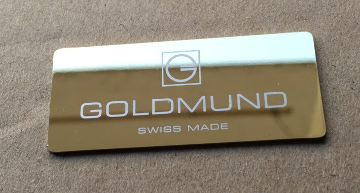 Goldmund logotipo (53MM * 23MM * 1MM) adecuado para audio carcasa de amplificador