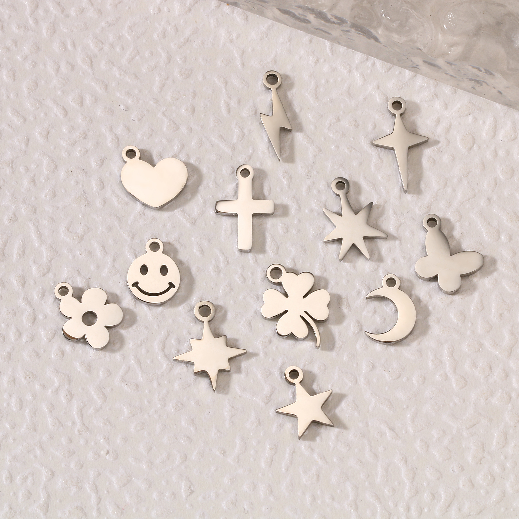 5 Stück Kawaii Mini Qualle/Pilz/Anker/Glückssymbol Charme Kleine Marine Meeresleben Anhänger DIY Armbinde Halskette Schmuckherstellung