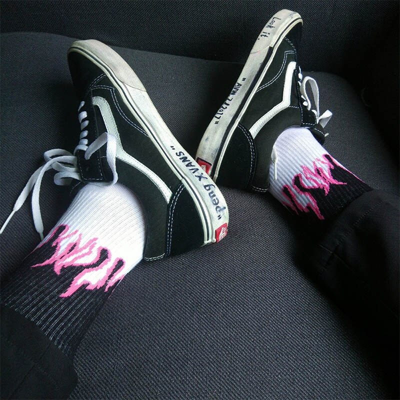 unisex street style with fire socks fun flame pattern skateboard hip hop man cotton socks happy woman long socks