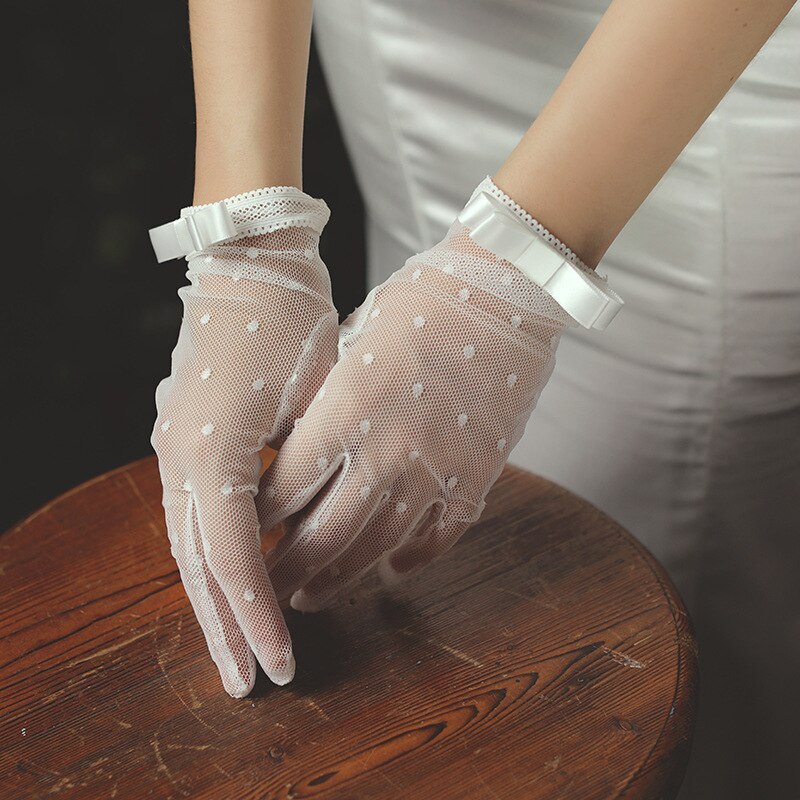 Female Gloves Transparent Dot Tulle Fishnet Gloves Black Bow Wrist Length Bridal Gloves Finger Short Mittens Wedding Accessories: white