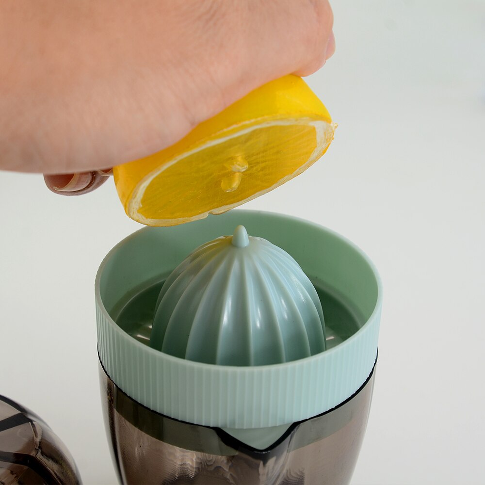XYj Orange Lemon Juice Squeeze Tool Mini Fruit Juice Cup Random Color Household Manual Juicer Manual Food Processors Accessories