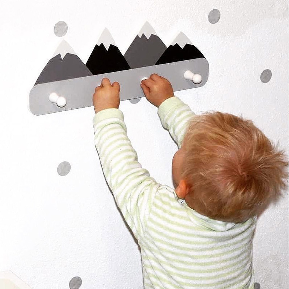 Scandinavische Stijl Houten Mountain Kids Jas Rack Geometrische Mountain Art Plank Voor Kleding 4 Haak Van 1 Stuk Kinderkamer decor Idee Cadeau