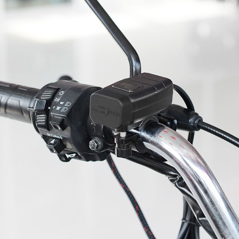Adaptador SAE a USB de 12V con voltímetro, interruptor de encendido y apagado, desconexión de enchufe rápida para motocicleta, resistente al agua, USB QC3.0 Dual