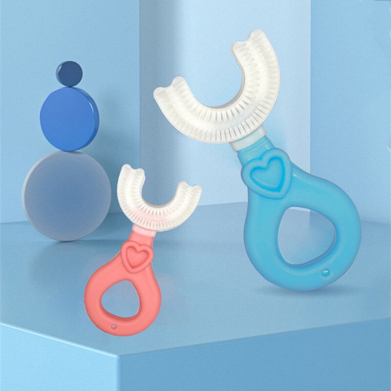 Spazzolino da denti a forma di U a 360 ° detergente per denti pelliccia morbida materiale per uso alimentare spazzolino da denti per bambini forniture per bambini per tutti i giorni