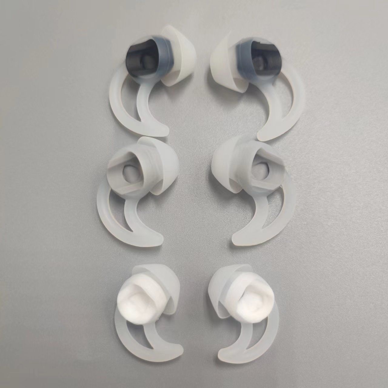 3 Pairs Siliconen Oordopjes Tips Oordopjes Vervanging Oordop Oorhaken Voor BOSE Soundsport Wireless QC20 QC30 Oortelefoon S/M/L: WHITE