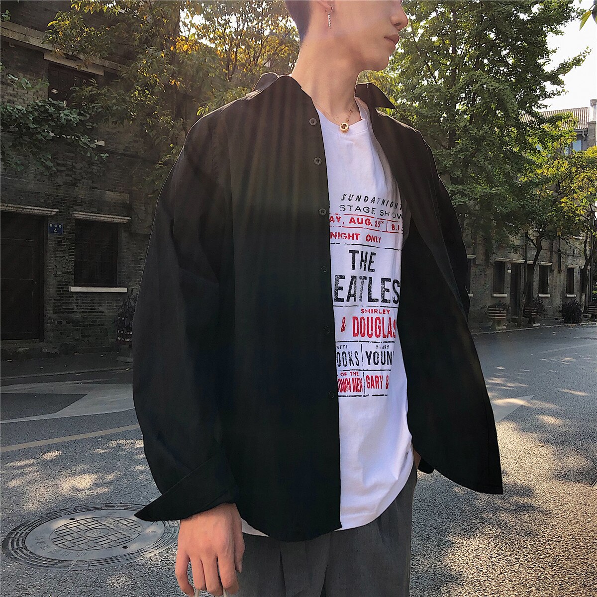 Skjorter herre solid enkel langermet svart skjorte uformell herre koreansk stil myke menn pluss størrelse harajuku hvite klær