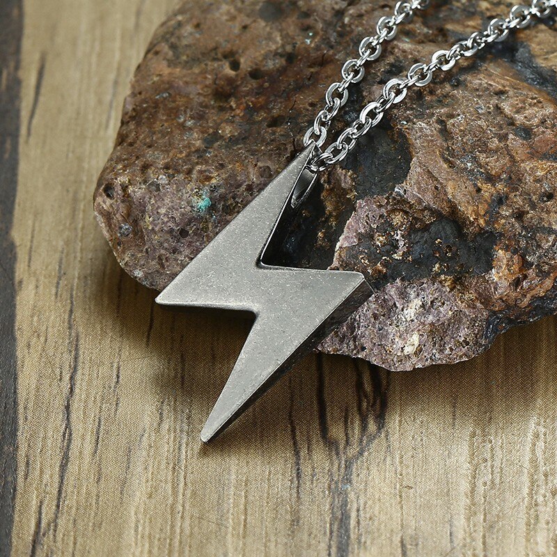 Collar con colgante de rayo gris para hombre, colgante de acero inoxidable con perno, Thunder Flash, joyería masculina de 20 -24 pulgadas