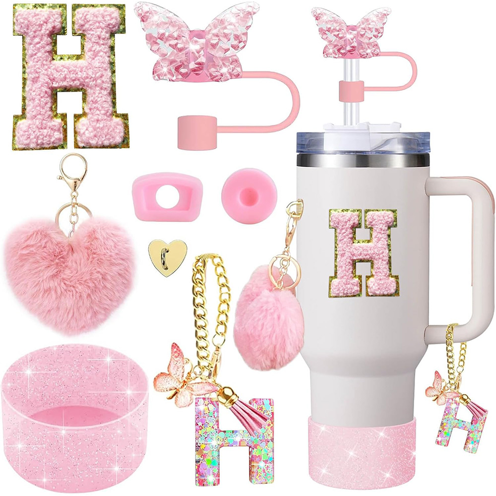 8 pezzi di accessori per tazze per Stanley tazza 30 una volta 40 una volta includere tappo di copertura in paglia a farfalla Maniglia per stivali in silicone Adesivo con iniziali di fascino: Grigio scuro