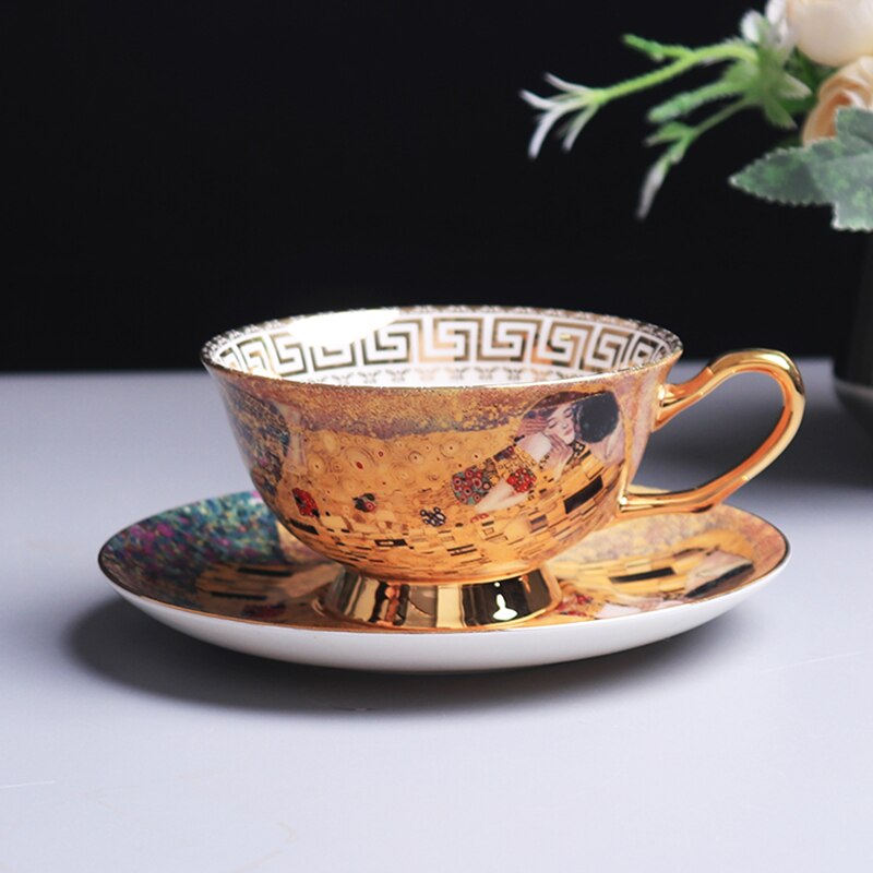 Bone China "Kus" Thee Set Theekopje Schotel Creamer Suiker Pot Theepot Mokken Lepel Dessert Platen Huishoudelijke Theewaar Coffeeware levert: Teacup saucer1 220ml