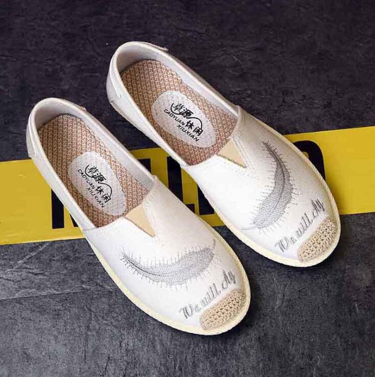 Chinese style autumn old Beijing cloth shoes ladies feather embroidered shoes one foot lazy leisure fisherman shoes