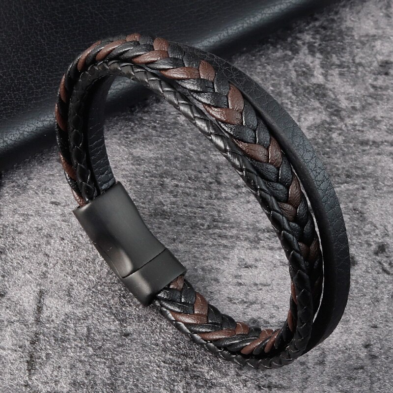 Flerlagers läder berlock armband män rostfritt stål maginetisk lås armring punk casual flätat armband manliga smycken: Färg 2