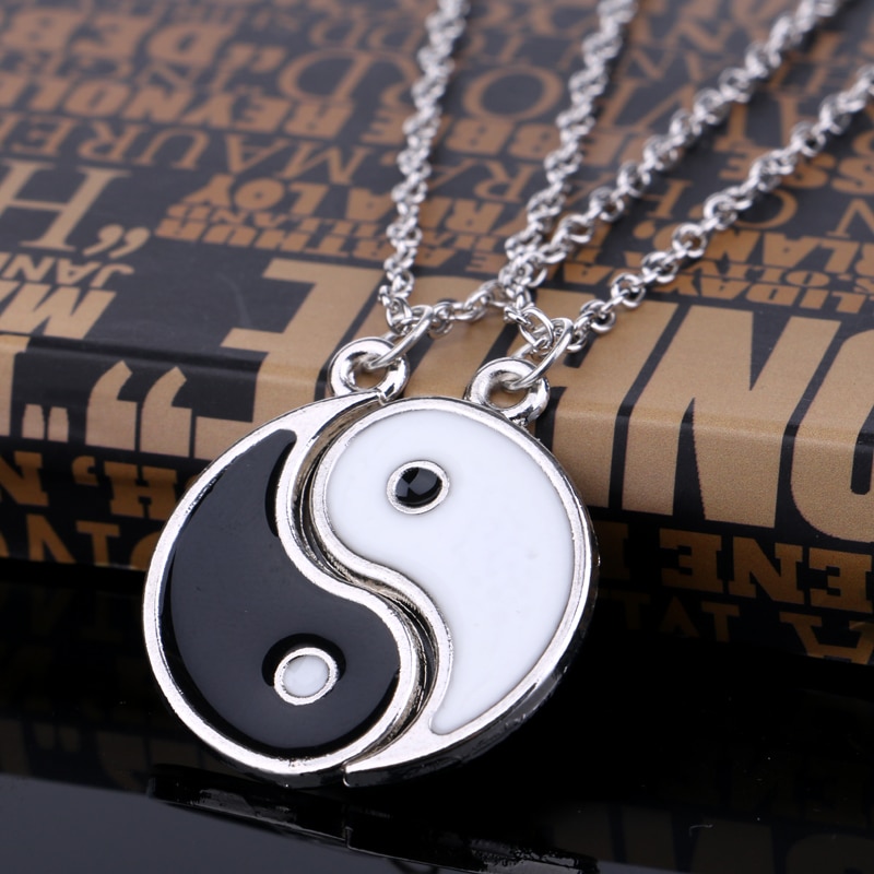 Bespmosp 2PC/Set Gossip Yin Yang Best Friends BFF Charm Jewelry Party Pendant Necklace White Black Simple Choker