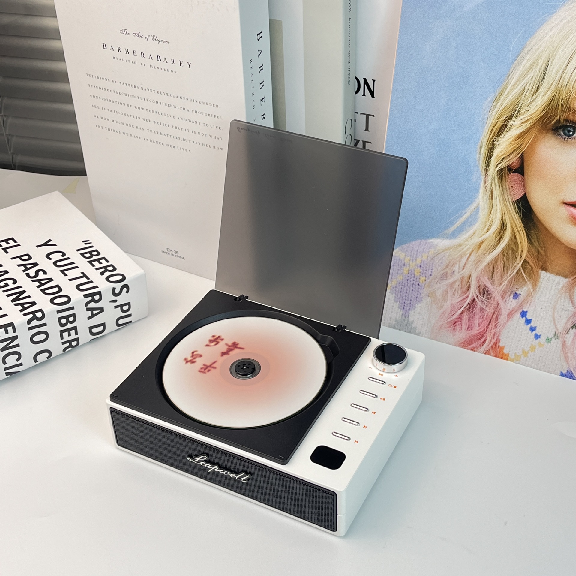 Portable CD Player Wireless Bluetooth Speakers FM Radio Music Album Player Home CD Machine With Screen, Rechargeable: WHITE