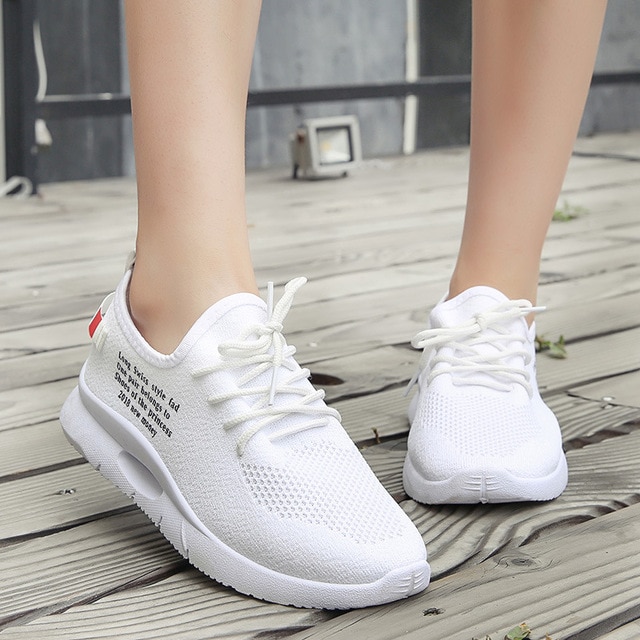 Ademende witte schoenen voor dames sneakers wandelschoenen volwassen platte net sportschoenen outdoor jogging fitness schoenen vrouw