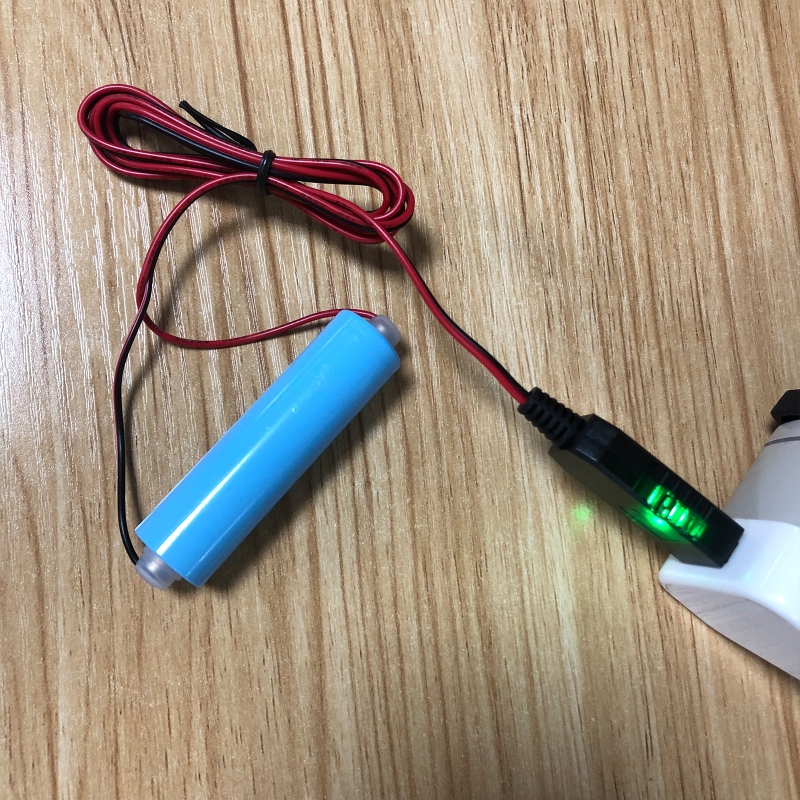 Duurzame Laderkabel voor 3.7V 14500 16340 Batterij Oplaadbare Lithiumbatterij Universele 1m USB Magnetische Oplaadsnoer