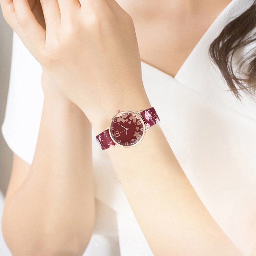 Luxus Uhr Frauen Geprägte Blumen Kleine Frische Gedruckt Gürtel Zifferblatt Uhr Weibliche Schüler Quarzuhr Relogio Feminino