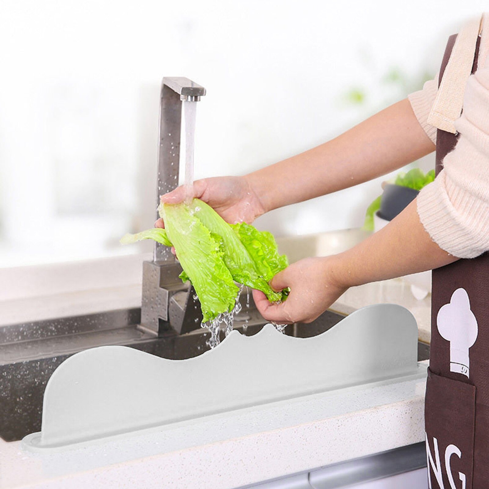 Kitchen Sink Splash Guard Silicone Water Guard Barrier Anti-water Board: Gray