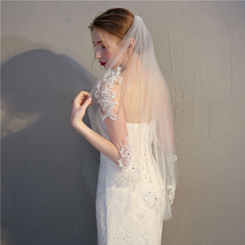 Velo de boda corto de una capa para mujer, malla con los dedos, bordado Floral, encaje de retazos, diamantes de imitación brillantes, velo de novia con peine
