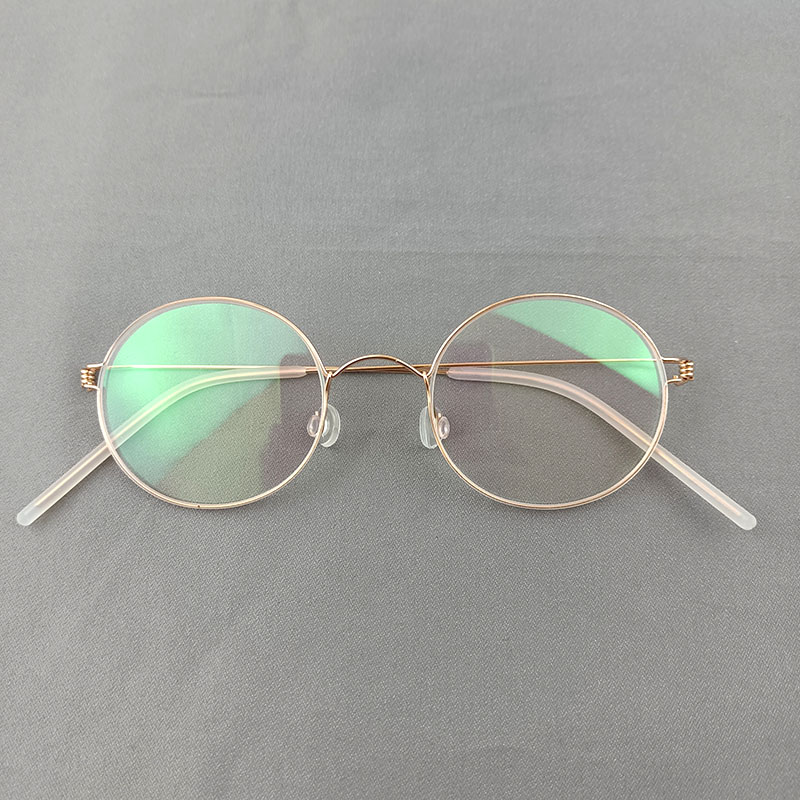 danesa, montura de gafas redonda pequeña sin tornillos para hombres y mujeres, gafas de titanio, monturas de borde de aire, gafas ultraligeras: Blanco lechoso