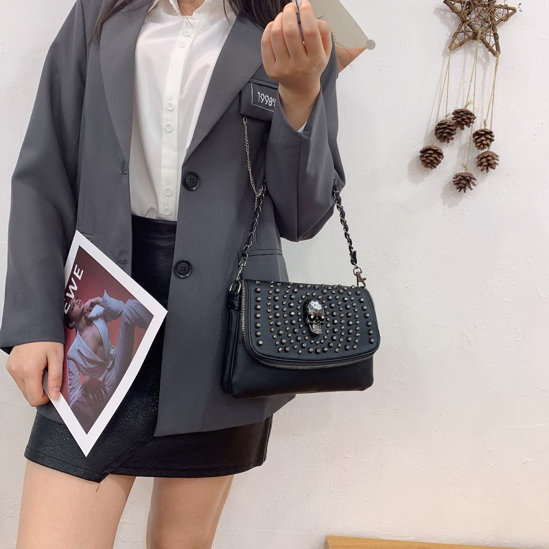 Diinovivo New Rivet borse da donna Punk Skull Design borsa a tracolla borse da donna Tote Rock borse piccole con patta borsa a tracolla a catena WHDV1997