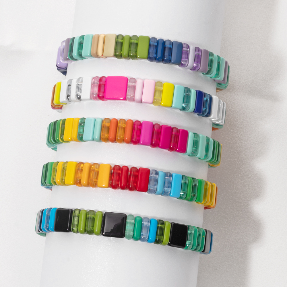 2022 Nuovo design Braccialetti Elastici Colorati per Le Donne Rianbow Acrilico Lucido Braccialetti Braccialetti di Metallo Della Boemia Perline Gioielli