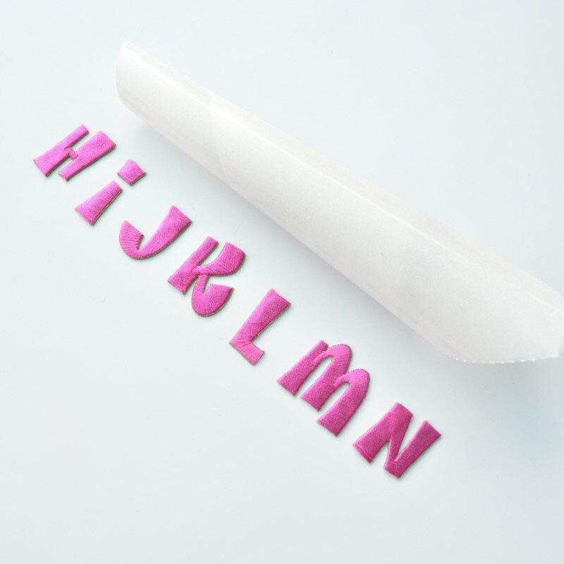 Parches bordados con letras del alfabeto en inglés, apliques de hierro para ropa, bolsos, accesorios de bricolaje, Parche de nombre, rosa roja