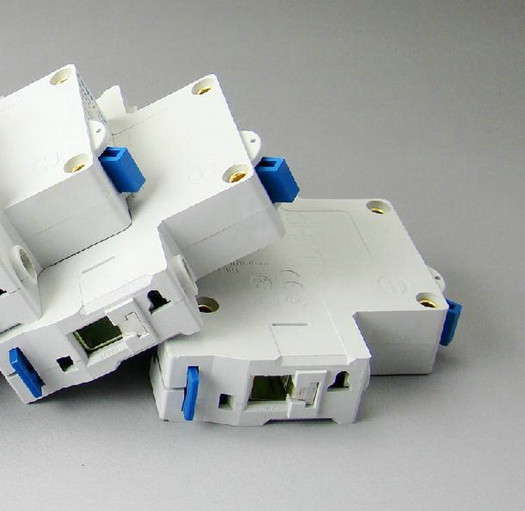 CHINT DZ47-60 C60 1P 60A Household miniature Circuit Breaker with over current and Leakage protection air switch
