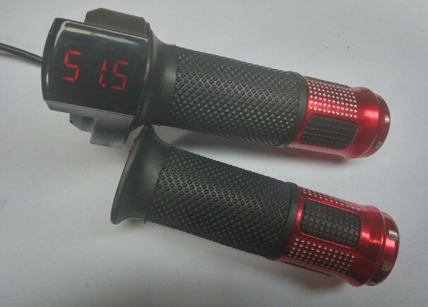 Twist throttle met digitale display 12-84v voor elektrische scooter onderdelen bike accessoire driewieler rolling stuur MTB voltmeter: Rood