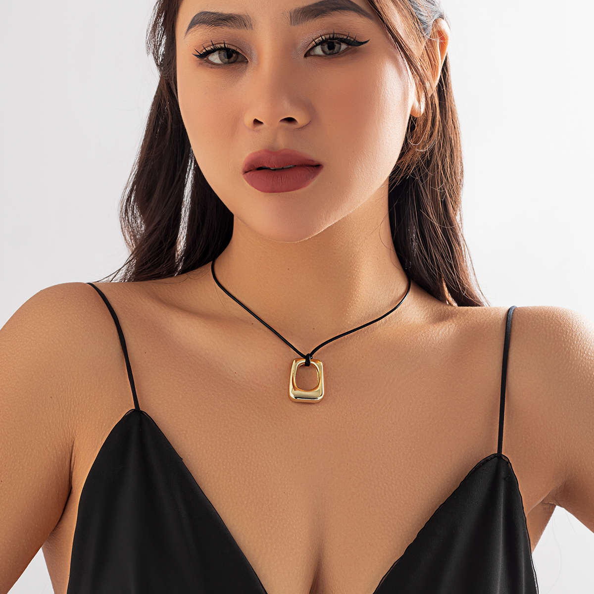 Ingemark-collar de cadena de cordón de cera trenzada de cuero negro Vintage para mujer, Gargantilla con colgante de corazón de amor calado gótico, joyería Y2k nueva