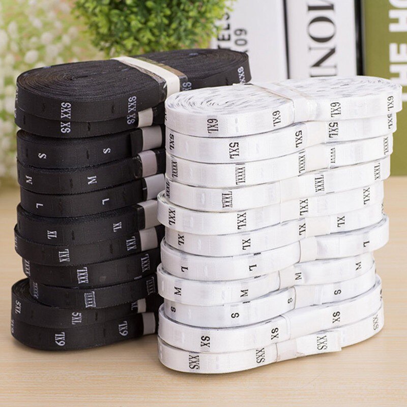 1200 stks (2 rollen) XXS-6XL Zwart Satijn Maat Labels Geborduurd Zwart Maat Tags Babys Kleding Wasbare Care Labels