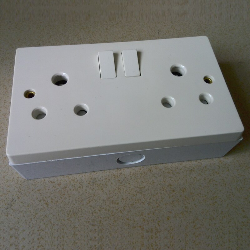 South Africa wall socket, double switch socket, CE approved UK standard wall plastic PC 15A round socket switch