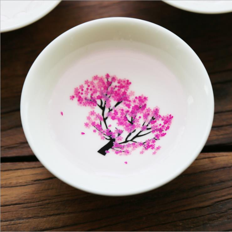 Japanese Magic Sakura Cup Cold Temperature Color Changing Flower display Sake Cup Ceramic Kung fu Tea Cup Tea Bowl
