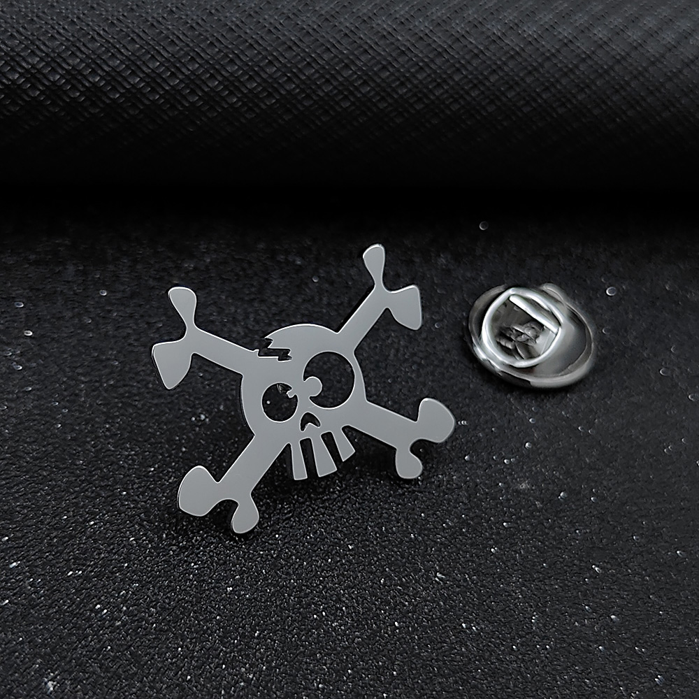 Broches de símbolo de calavera clásica para hombres, Pin de insignia de señal de peligro de acero inoxidable Punk, broche de Hip Hop, accesorios de de Rock: Color amarillo dorado claro