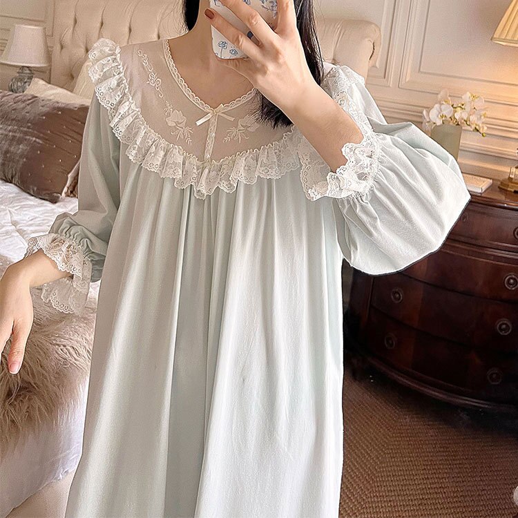 Lente Vintage Vrouwen Nachtkleding Prinses Jurk Victoriaanse Stijl Geborduurde Nachtjapon. Dames Losse Antieke Nachthemd Nachtkleding