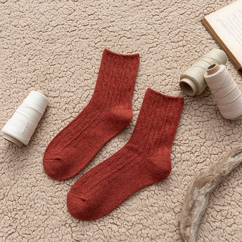 Moda zimowe skarpetki damskie długie skarpetki dziewczyny Korea styl kolor oddychające zwykły bawełniane skarpetki dama retro ciepłe długie wysokie jakości: Czerwony