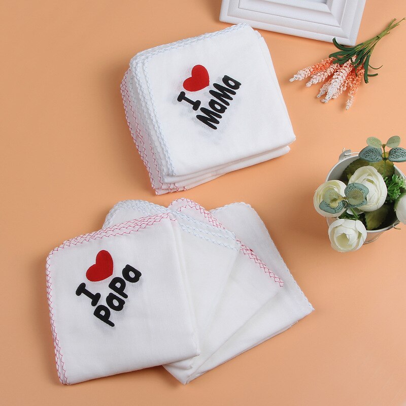 10 Stks/partij I Love Mama En Papa Baby Slabbetjes Speeksel Sjaal Gaas Verpleging Sjaal Baby Accessoires Baby Sjaal Burp doek 30Cm