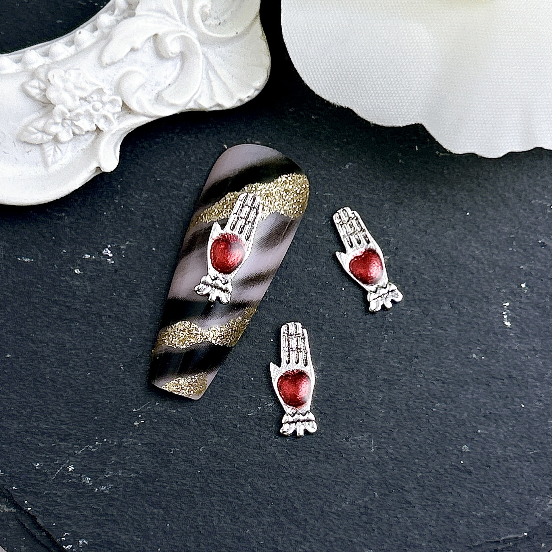 Nuevos dijes de aleación Retro para uñas con forma de corazón, Cruz de Metal 3D, calavera, prensa francesa, accesorios de decoración para uñas, manualidades DIY Y2K: TRANSPARENT