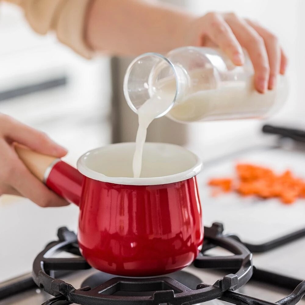 500ml Mini Emaille Kaffee Milch Topf mit Holz Griff Topf Kochgeschirr für Baby Frühstück Haferflocken Kochen Gas Herde Induktion