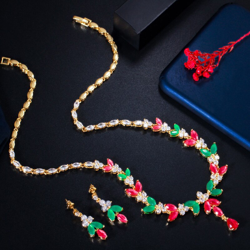 Pera Shiny Rood Groen Cz Zirkoon Afrikaanse Nigeriaanse Goud Kleur Leaf Ketting En Oorbellen Bruiloft Sieraden Set Voor Bruiden j366