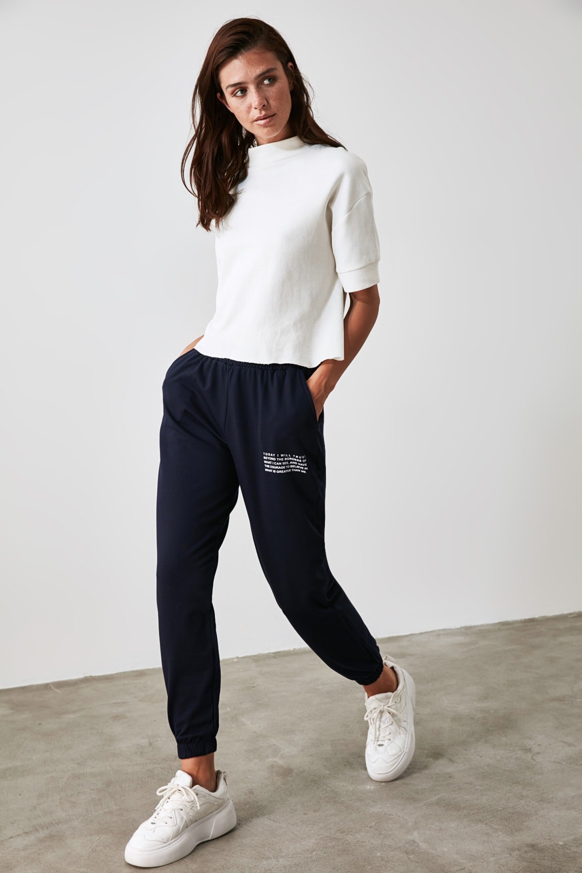 Trendyol Gedrukt Losse Jogger Gebreide Joggingbroek TWOAW21EA0279