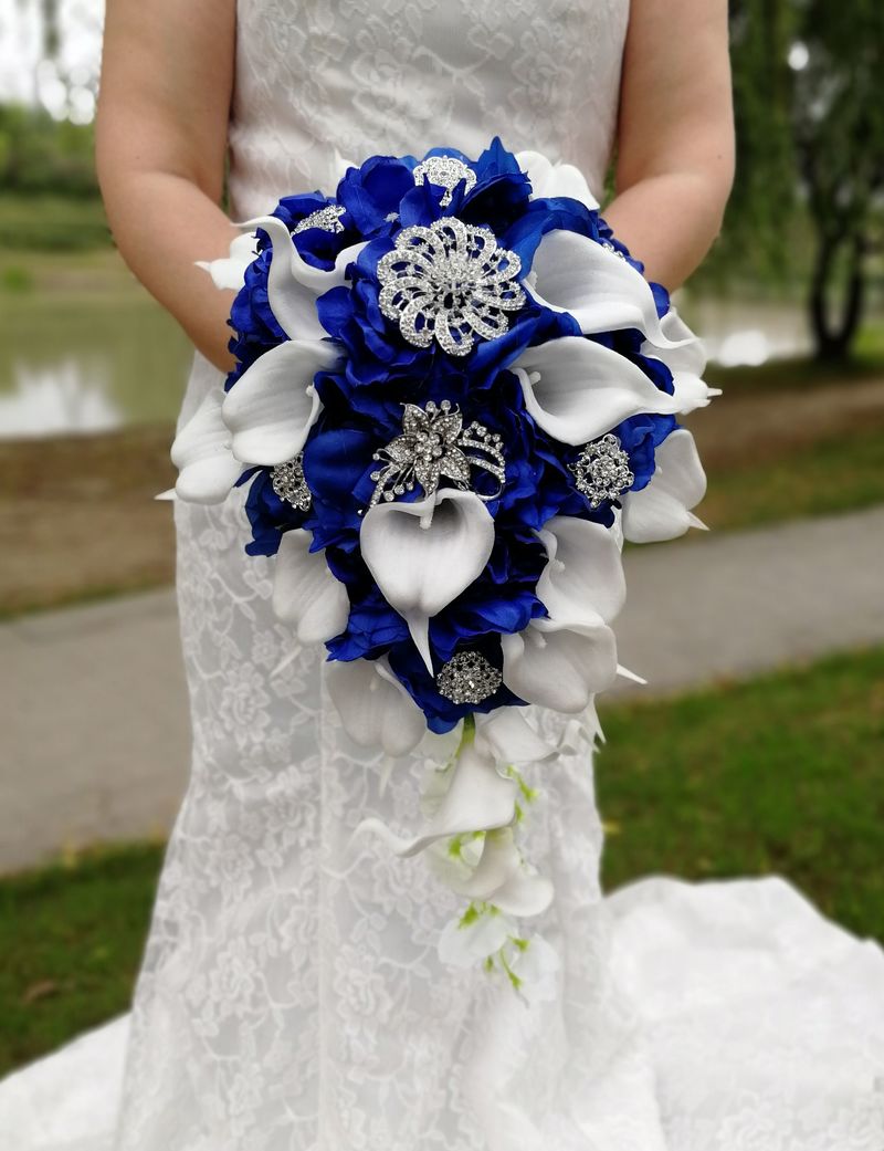 Royal Blue Wedding Bouquet Bridal Bouquet Wedding Flowers Artificial Pears Rhinestone White Calla Lilies Ramos de novia