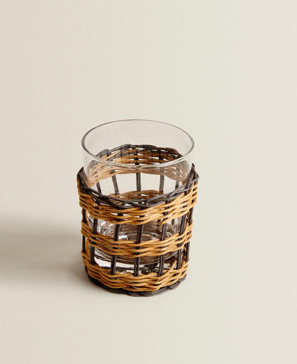 Marco de mimbre de ratán, taza de cristal de único, decoración del hogar, vasos de agua fría