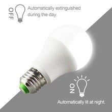 E27 7W Schemeringsdimmer Automatische On & Off LED Sensor Lamp voor Binnenplaats Muur