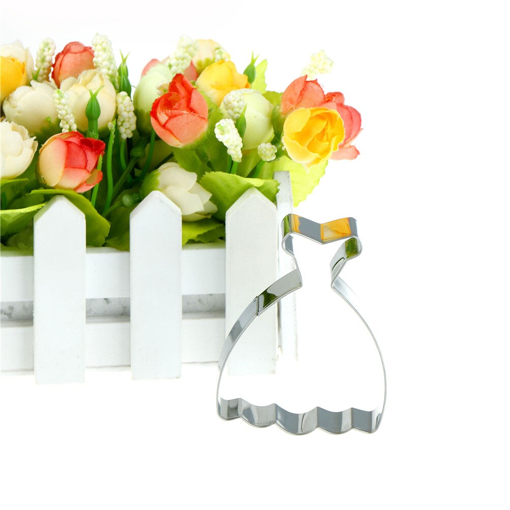 1pcs party princess dress cupcake topper bakeware tools cookie cutter fondant cake decorating tool sandwich mold 7*5.5cm