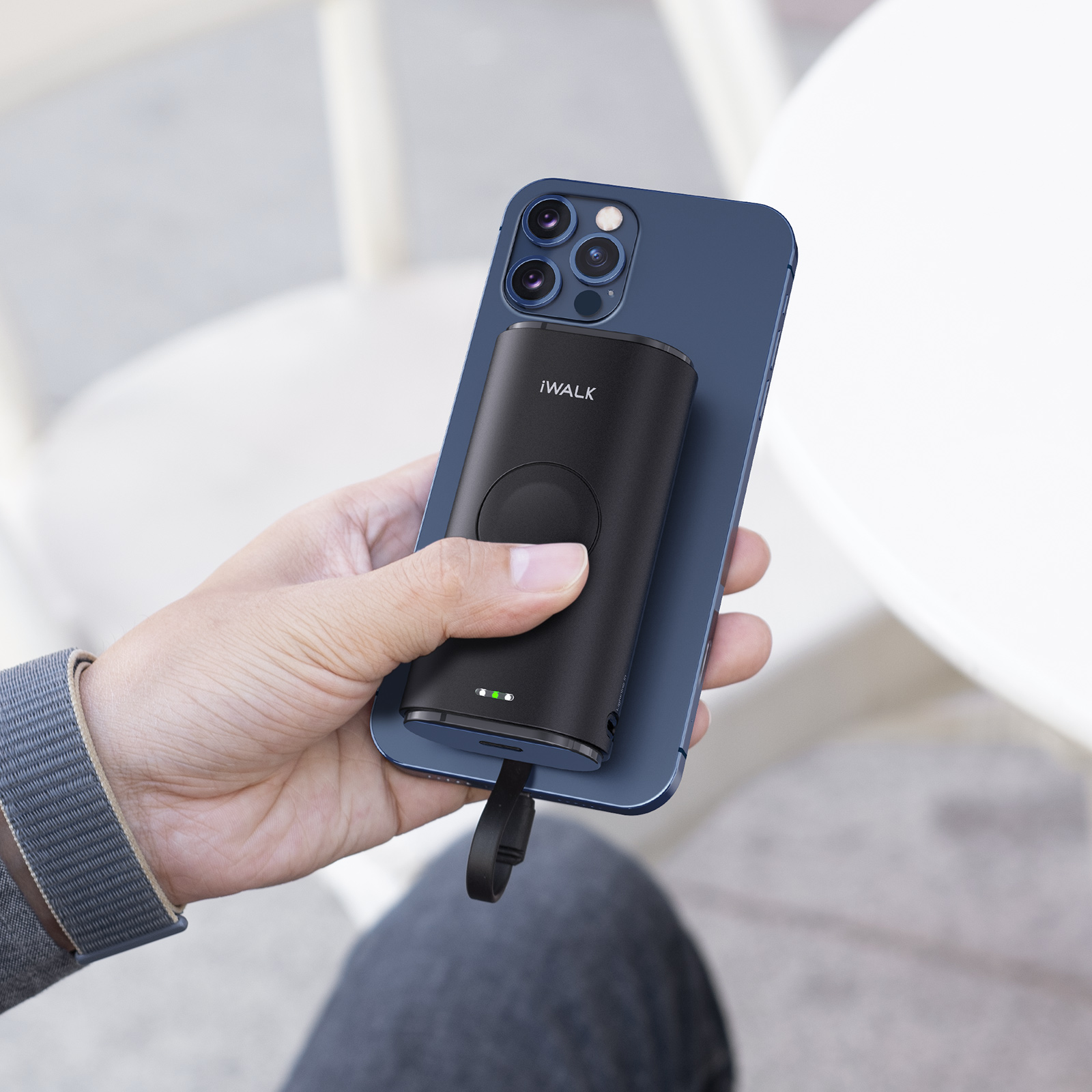iwalk Power Bank 9000mAh with Built in Cable iOS watch and Phone Charger Power Bank