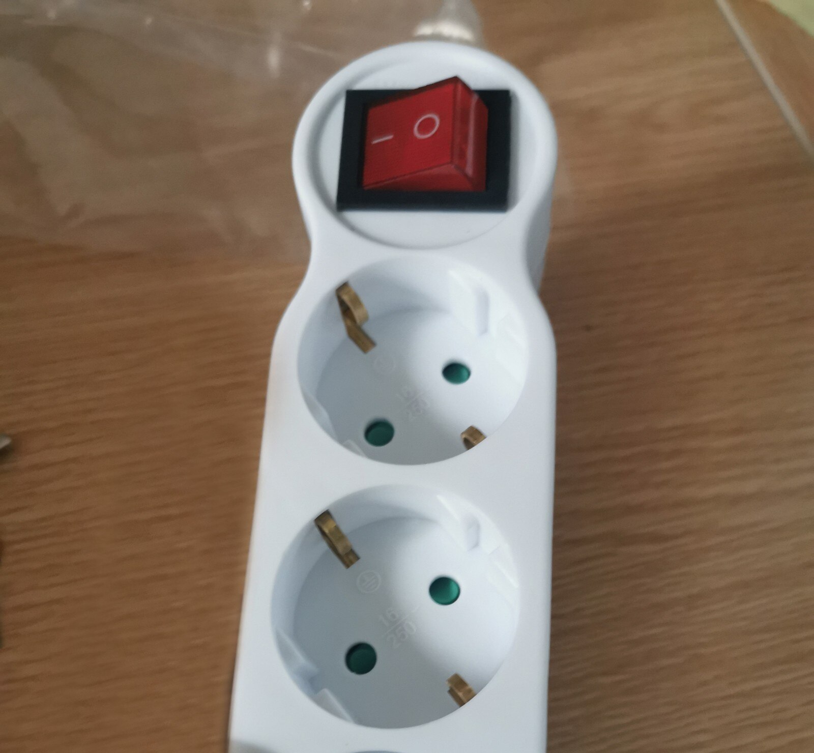 European Standard Electrical Sockets Three Socket 2 Round Plug 3 Hole Socket With Switch On Off