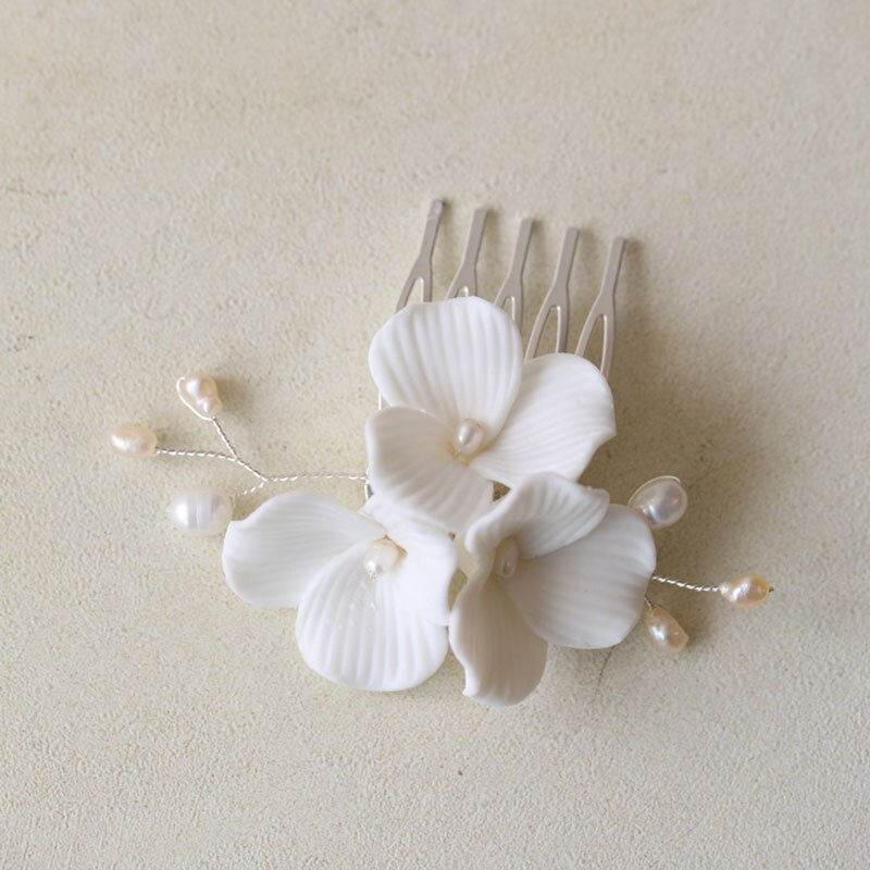 SLBRIDAL Handmade Alloy Leaf Rhinestone Ceram Flower słodkowodne perły ślubny grzebień do włosów ślubne akcesoria do włosów kobiety biżuteria: 2027 Silver